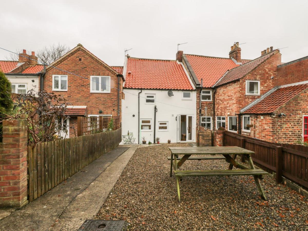 Barnaby Cottage Yarm Eksteriør bilde
